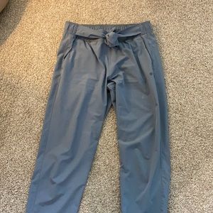 Blue cropped jogger pants